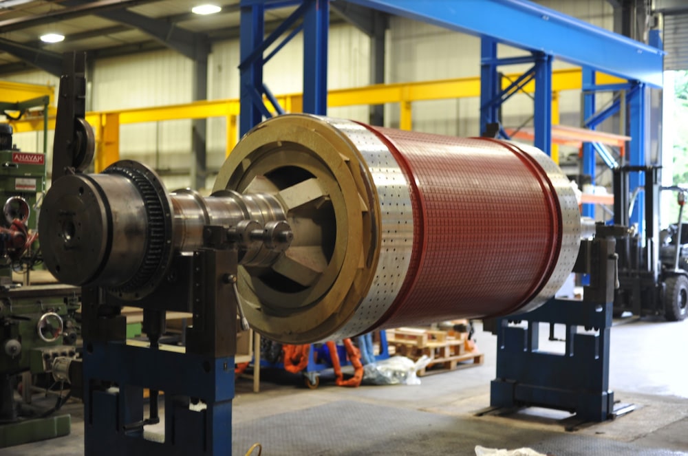 Industrial Motor Troubleshooting rotor assembly in repair shop